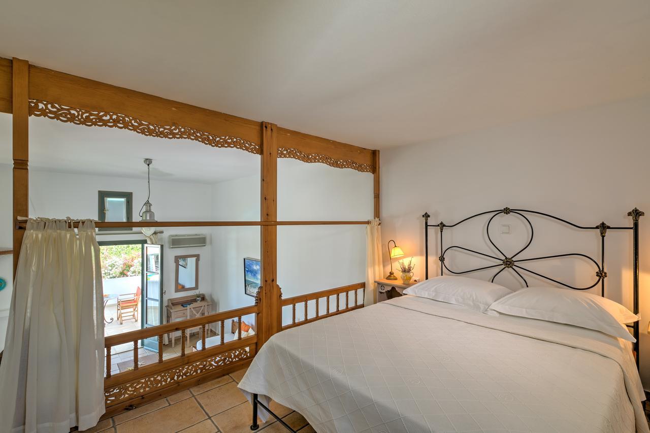 סקירוס Dioni Hotel מראה חיצוני תמונה